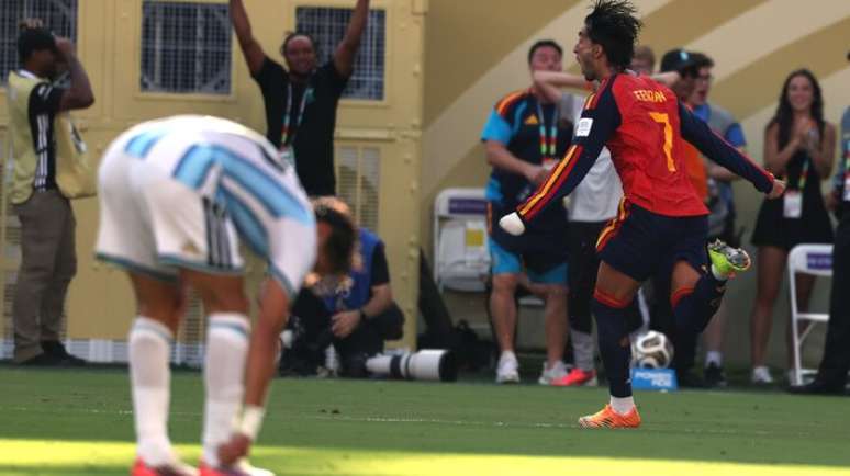 Ferran Torres foi o her&oacute;i solit&aacute;rio de uma Espanha campe&atilde; pelo coletivo.
