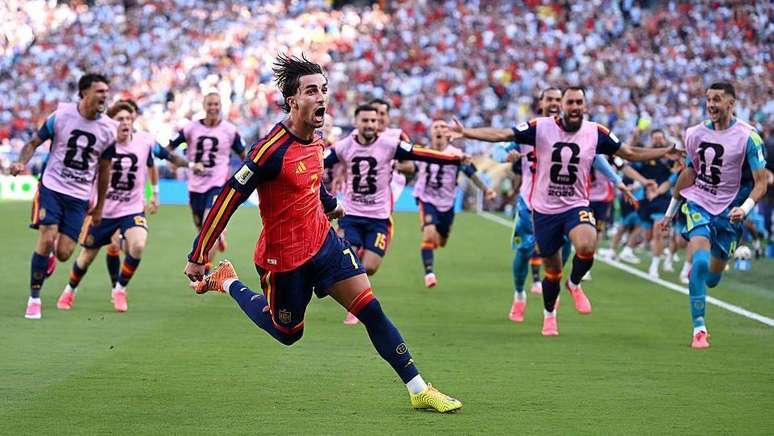 Ferran Torres foi o segundo jogador a marcar o gol da vit&oacute;ria na prorroga&ccedil;&atilde;o para a Espanha em uma final de Copa do Mundo, depois de Andr&eacute;s Iniesta, em 2010