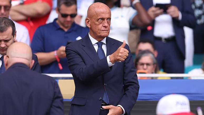 Pierluigi Collina implementou diversas medidas para melhorar o ritmo dos jogos