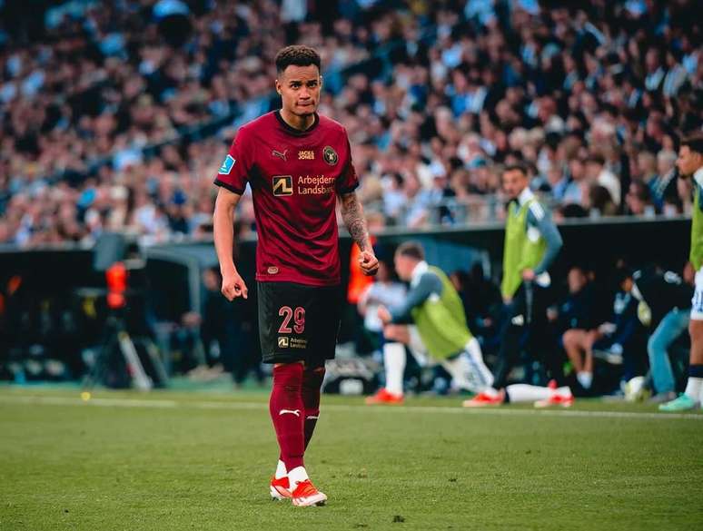 Paulinho estava no futebol dinamarqu&ecirc;s antes de assinar com o Botafogo &ndash;