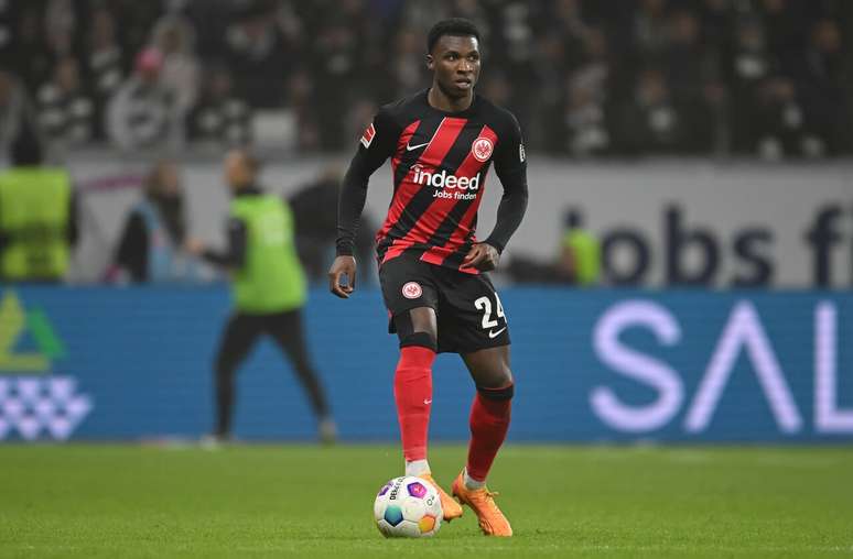 Aur&eacute;lio Buta chega para refor&ccedil;ar o setor defensivo do Tricolor &ndash;