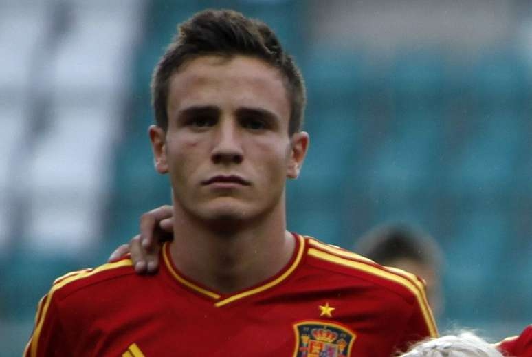 Sa&uacute;l foi campe&atilde;o da Eurocopa Sub-19 pela Espanha &ndash;