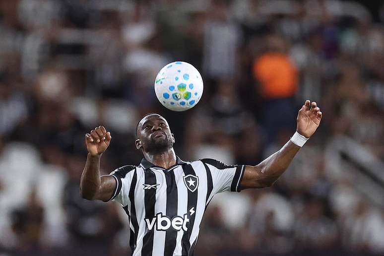 Bastos n&atilde;o se reapresentou ao Botafogo e pode ter contrato rescindido &ndash; .