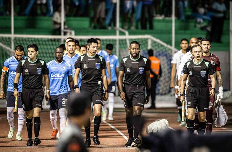&Uacute;ltima vit&oacute;ria do Santos, fora do Brasil, foi contra o Blooming, da Bol&iacute;via, em 2023 &ndash;
