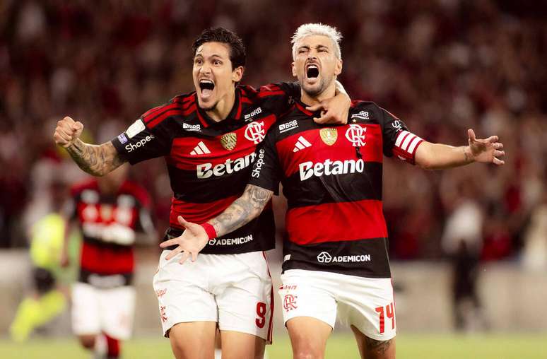 Flamengo tem aproveitamento parecido com e sem de Arrascaeta (dir.) &ndash;