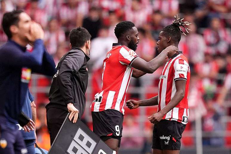 I&ntilde;aki Williams (&agrave; esquerda) se tornou quase como um pai para Nico Williams