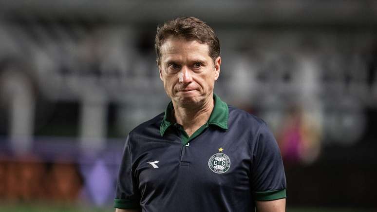 Fernando Seabra segue no comando t&eacute;cnico do Coritiba para o segundo semestre &ndash;