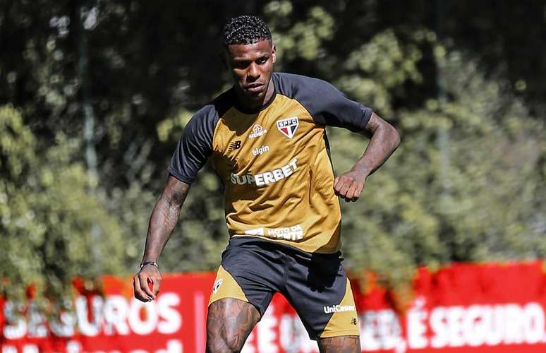Arboleda pode come&ccedil;ar como titular diante do Athletico &ndash;