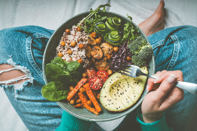 Uma alimenta&ccedil;&atilde;o saud&aacute;vel pode reduzir o risco, retardar o aparecimento e desacelerar a progress&atilde;o do comprometimento cognitivo 