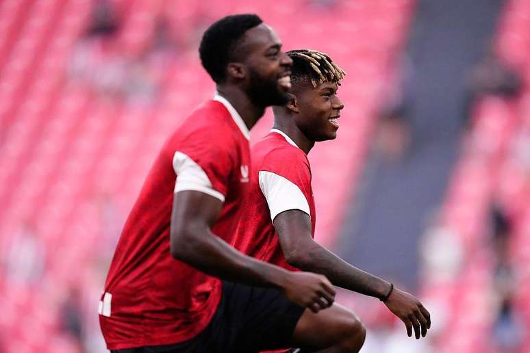 Nico e I&ntilde;aki jogam no Atl&eacute;tico de Bilbao
