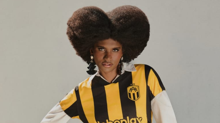 Mariana Sena interpreta Cris, protagonista de Jogada de Risco, nova s&eacute;rie ambientada nos bastidores do futebol