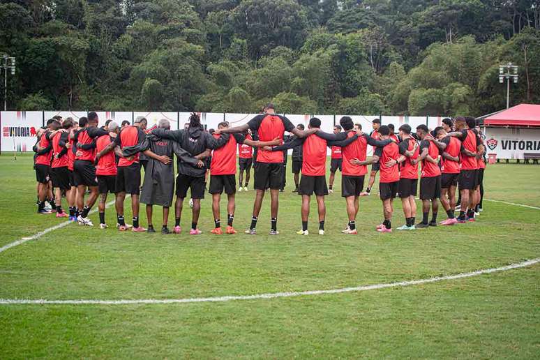 Vit&oacute;ria em &uacute;ltimo treino antes de enfrentar o Botafogo &ndash;