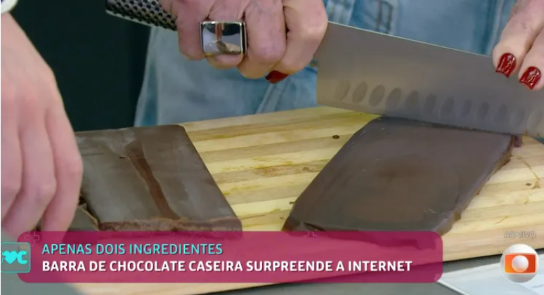 Barra de chocolate feita com &oacute;leo de coco e cacau em p&oacute;