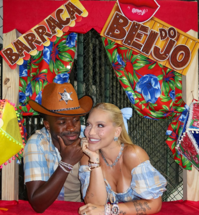 Vini e Virginia na barraca do beijo