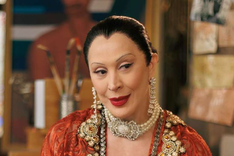 Claudia Raia caracterizada como Tarsila do Amaral