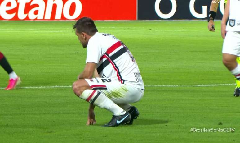 Tol&oacute;i deixa duelo entre S&atilde;o Paulo e Athletico ainda no primeiro tempo &ndash;