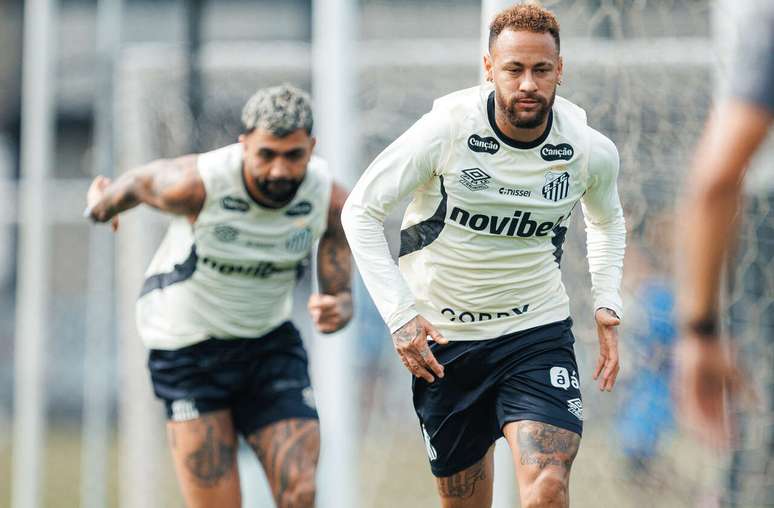 Neymar treina junto com os companheiros no CT Rei Pel&eacute; &ndash;