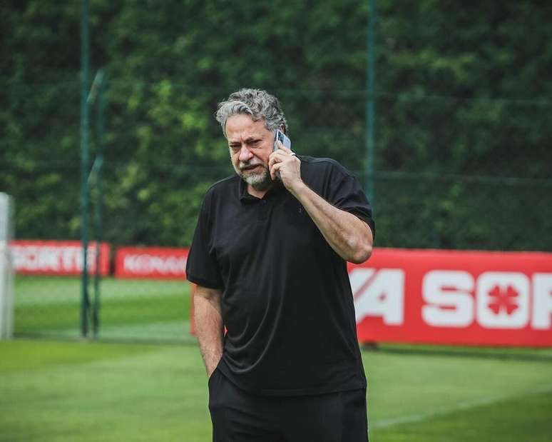 Faturas detalham gastos de Julio Casares com cart&atilde;o corporativo do S&atilde;o Paulo &ndash;