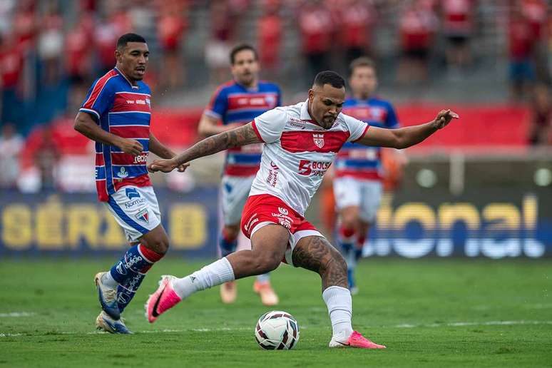 Mikael &eacute; uma m&aacute;quina de fazer gols pelo CRB &ndash;