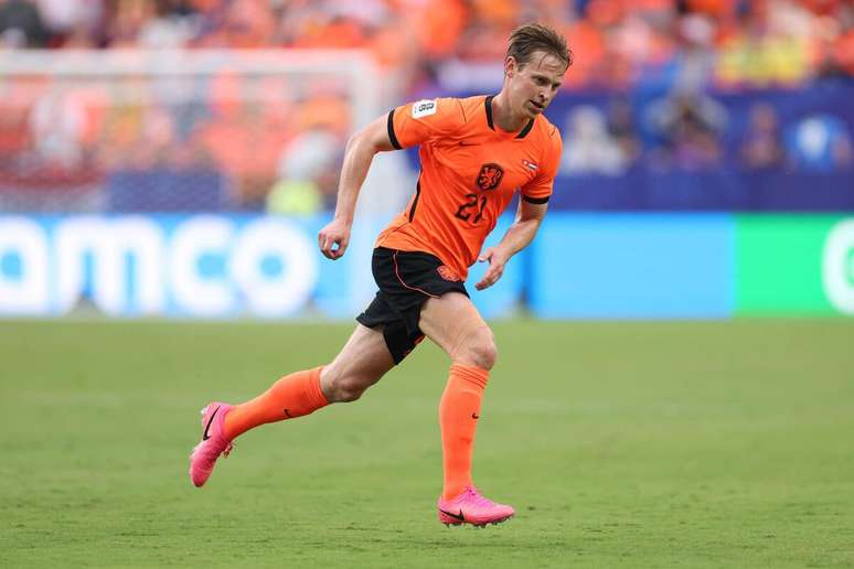 Frenkie de Jong enfrentou uma les&atilde;o durante a Copa do Mundo &ndash;