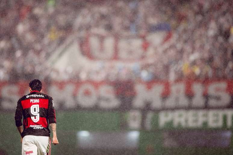 Pedro pouco ap&oacute;s abrir o marcador em Chapec&oacute; &ndash;