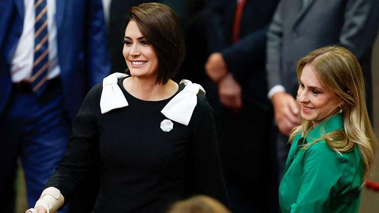 Fl&aacute;vio publicou um v&iacute;deo nesta quinta pedindo desculpas a Michelle e convidando a ex-primeira-dama para 'caminharem juntos'