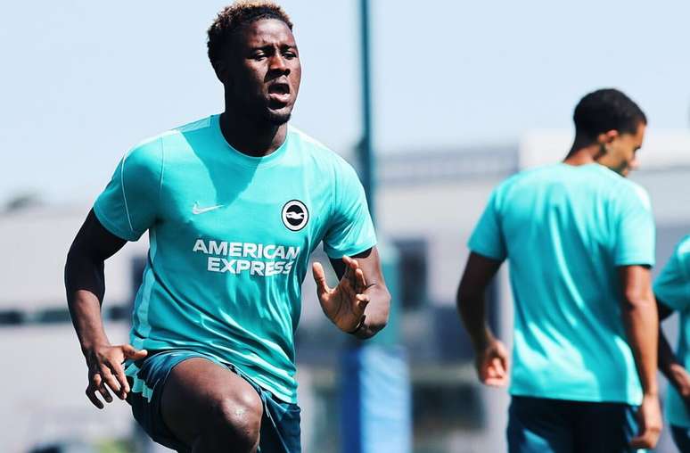 Brighton teve de mudar o local da pr&eacute;-temporada para Lansing, na &Aacute;ustria &ndash;