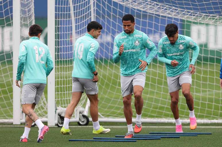 Jogadores em treino do Palmeiras &ndash;