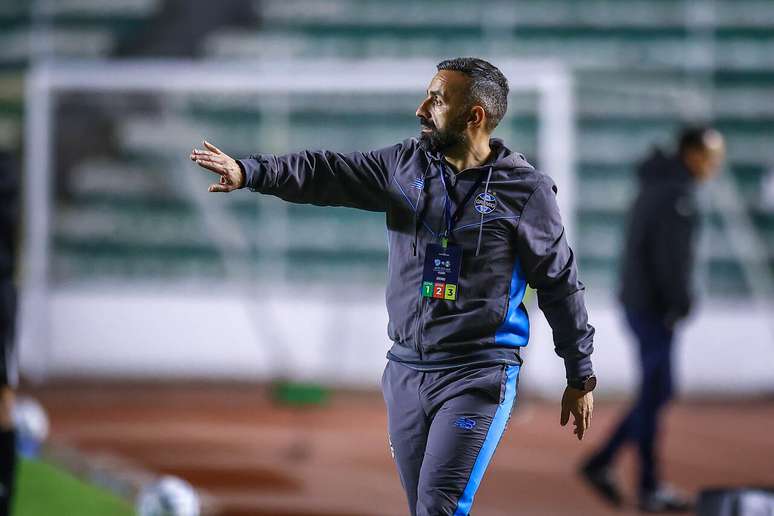 Auxiliar de Lu&iacute;s Castro demonstra confian&ccedil;a na classifica&ccedil;&atilde;o gremista e projeta mudan&ccedil;as para o jogo de volta &ndash;