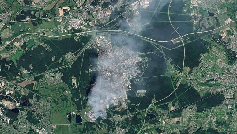 Imagem de sat&eacute;lite mostra a dimens&atilde;o do inc&ecirc;ndio que atingiu o centro de distribui&ccedil;&atilde;o da Wildberries em Elektrostal, a leste de Moscou