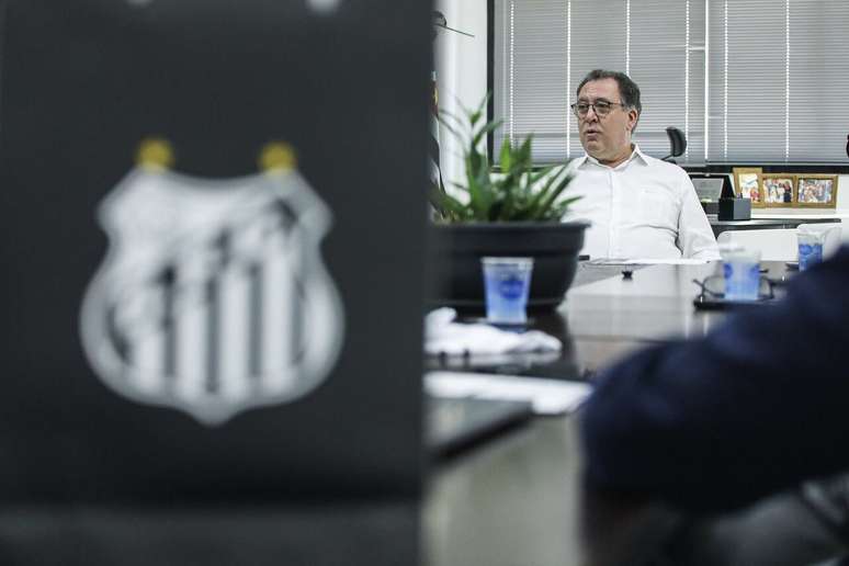 Conselheiros do Santos pedem reuni&atilde;o com Teixeira para debater situa&ccedil;&atilde;o financeira do clube &ndash;