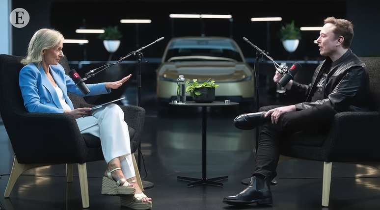 A editora-chefe da 'The Economist', Zanny Minton Beddoes, com Elon Musk: um entrevistado sem medo de desagradar