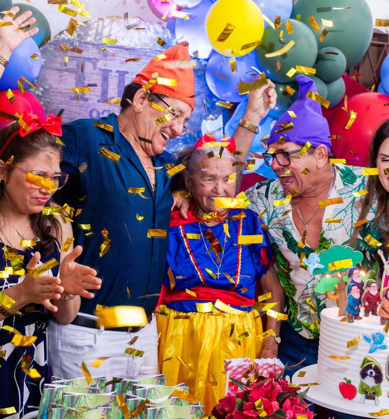 Os filhos de dona Tilde representaram os sete an&otilde;es na celebra&ccedil;&atilde;o