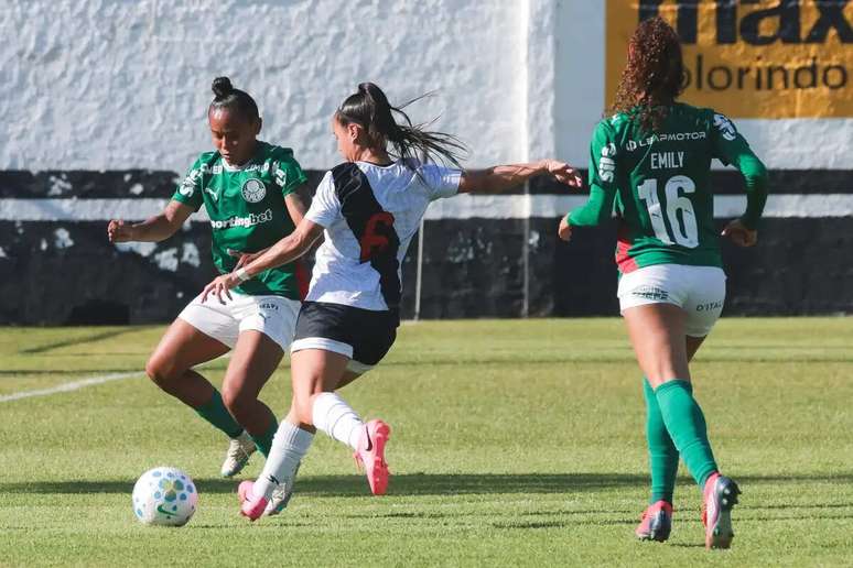 Mixto e Palmeiras. Jogo de muita determina&ccedil;&atilde;o das meninas. Mas nada de gol.