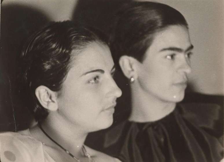 Cristina e Frida, as duas filhas mais novas de Guillermo e Matilde, eram muito unidas