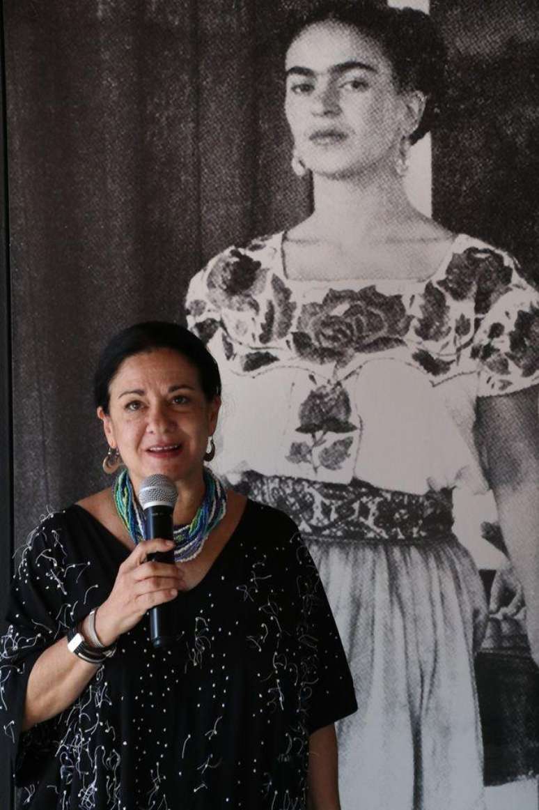 "Nos casos de Frida Kahlo, temos um livro aberto, que s&atilde;o suas cartas", diz a fot&oacute;grafa Cristina Kahlo Alcal&aacute;