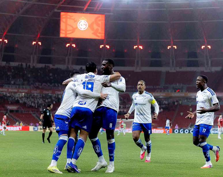 Apesar de vencer o Inter, Cruzeiro ainda n&atilde;o galgou os par&acirc;metros esperados no Brasileir&atilde;o &ndash;