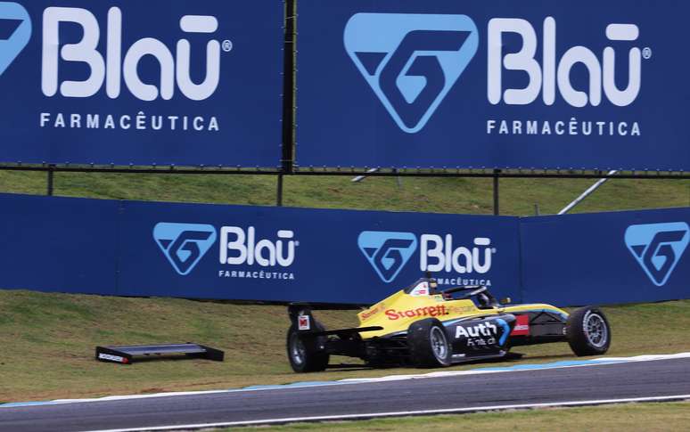 Danos no monoposto do piloto