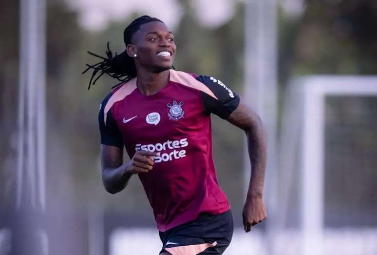 Rafael Le&atilde;o est&aacute; mantendo a forma no Corinthians &ndash;