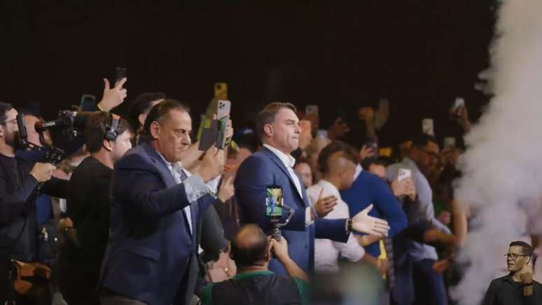 Fl&aacute;vio Bolsonaro durante conven&ccedil;&atilde;o nacional do PL