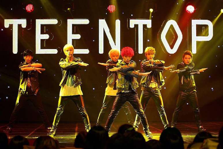 A música do Teen Top sobre o relacionamento amoroso de um homem com uma mulher mais velha foi um sucesso entre os jovens norte-coreanos