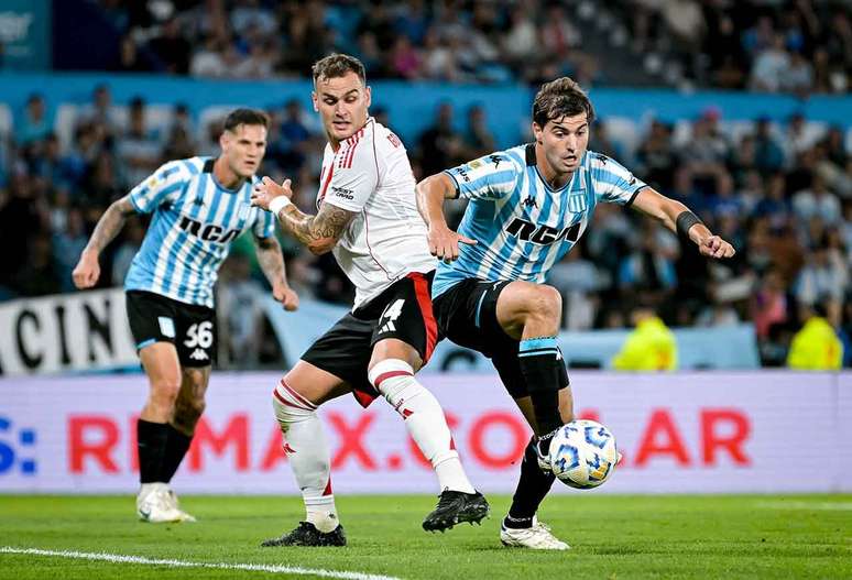 Santiago Sosa &eacute; destaque no Racing &ndash;