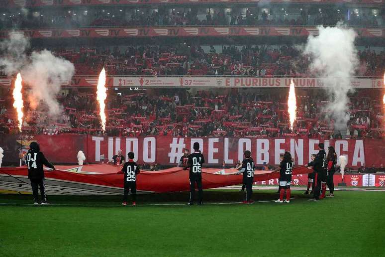 Cl&aacute;usulas garantem participa&ccedil;&atilde;o santista no Est&aacute;dio da Luz, casa do Benfica &ndash;