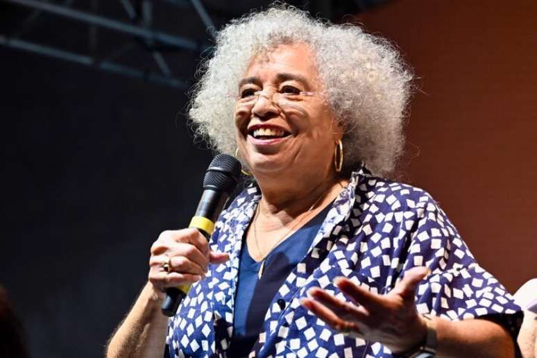 Angela Davis participa de mesa no Sesc Cabor&ecirc;, em Paraty, na Flip 2026.