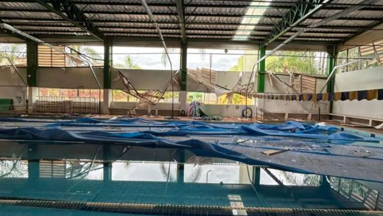 Gin&aacute;sio da piscina da Faculdade de Educa&ccedil;&atilde;o F&iacute;sica teve parte das estruturas de revestimento arrancadas.