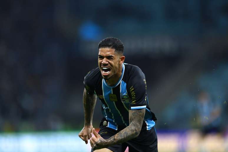 Estreante do dia, Diego Caito fez o gol do empate do Gr&ecirc;mio contra o Fluminense &ndash;
