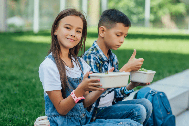 Manter a temperatura adequada dos alimentos &eacute; essencial para evitar a prolifera&ccedil;&atilde;o de bact&eacute;rias e garantir uma lancheira escolar mais segura 