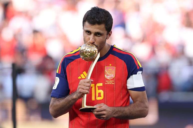 Rodri foi eleito o melhor jogador da Copa do Mundo 2026 &ndash;