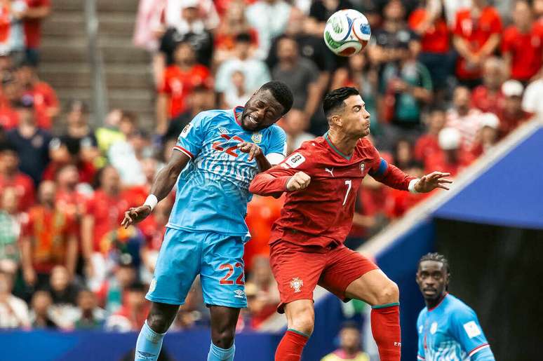 Alvo do Botafogo entra na disputa contra Cristiano Ronaldo &ndash;