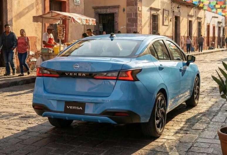 Nissan Versa 2027 tamb&eacute;m traz modifica&ccedil;&otilde;es na traseira, com novas lanternas, para-choque e posi&ccedil;&atilde;o da placa
